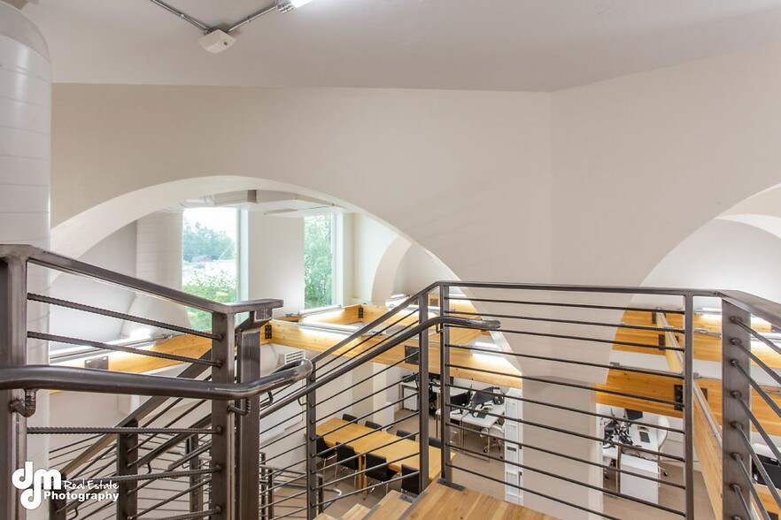 More Photos Of 8801-8811 Toloff St, Anchorage Office For Sale