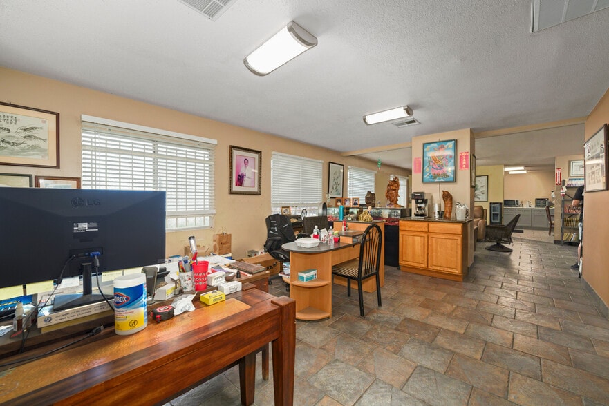 More Photos Of 9903 Honeywell St, Houston Warehouse For Sale