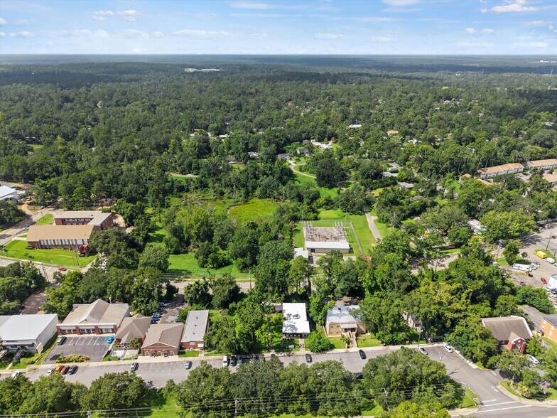 More Photos Of 1355 E Lafayette St, Tallahassee Veterinarian Kennel For Sale