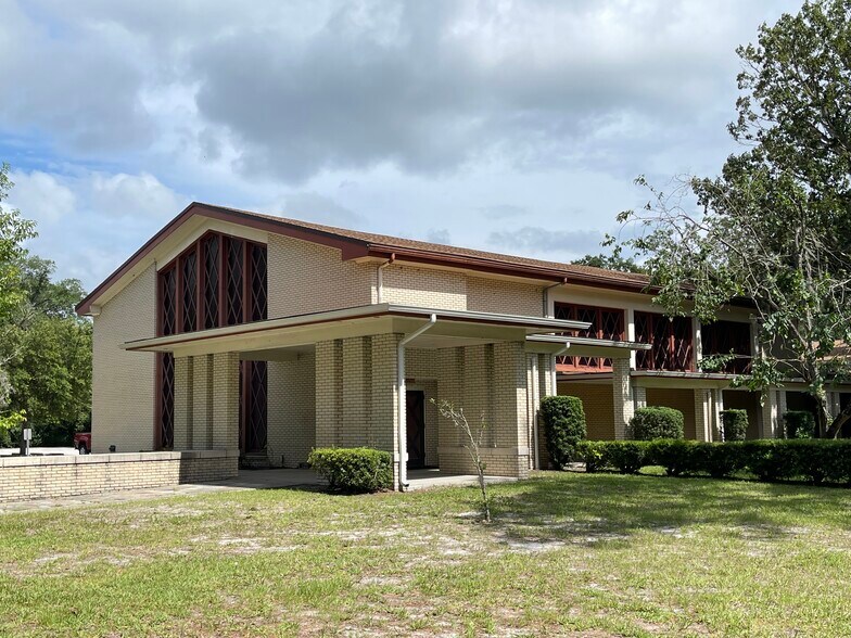 Primary Photo Of 1001 NE 16th Ave, Gainesville Religious Facility For Lease