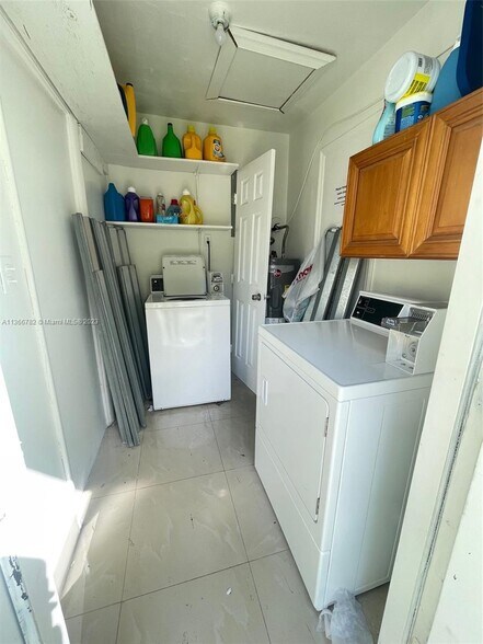 More Photos Of 213 SE Park St, Dania Apartments For Sale