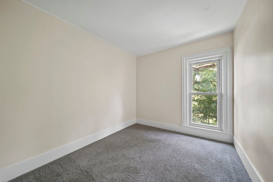 More Photos Of 15379 Howard Rd, Hanover Flex For Sale