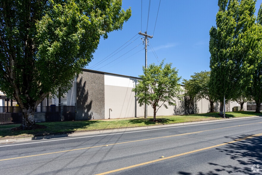 More Photos Of 2119 SE Columbia Way, Vancouver Unknown For Lease