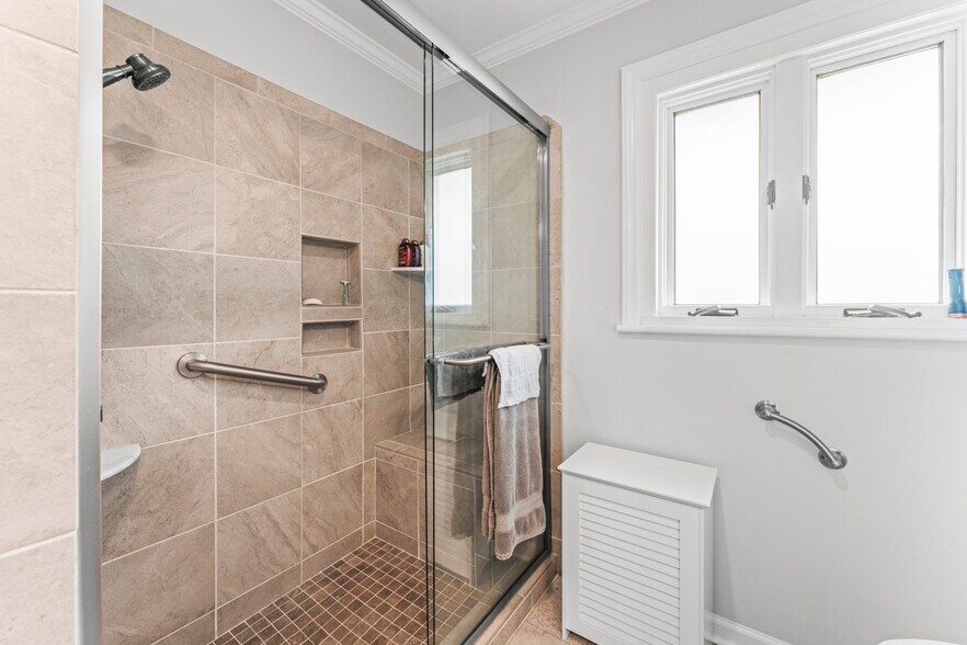 More Photos Of 128 Killian Farm Rd, Stanley Medical For Lease