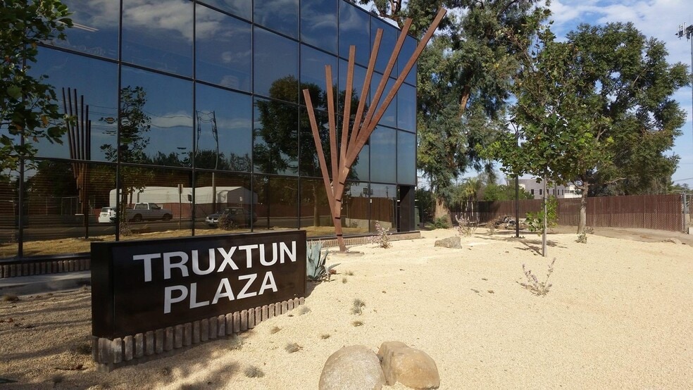 More Photos Of 3434 Truxtun Ave, Bakersfield Office For Lease