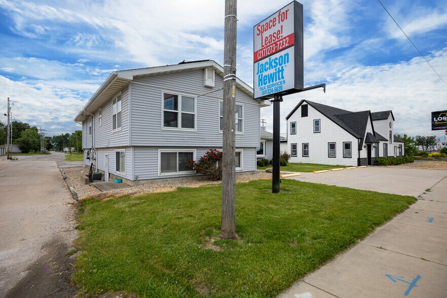 More Photos Of 902 W Union Ave, Litchfield Office For Sale