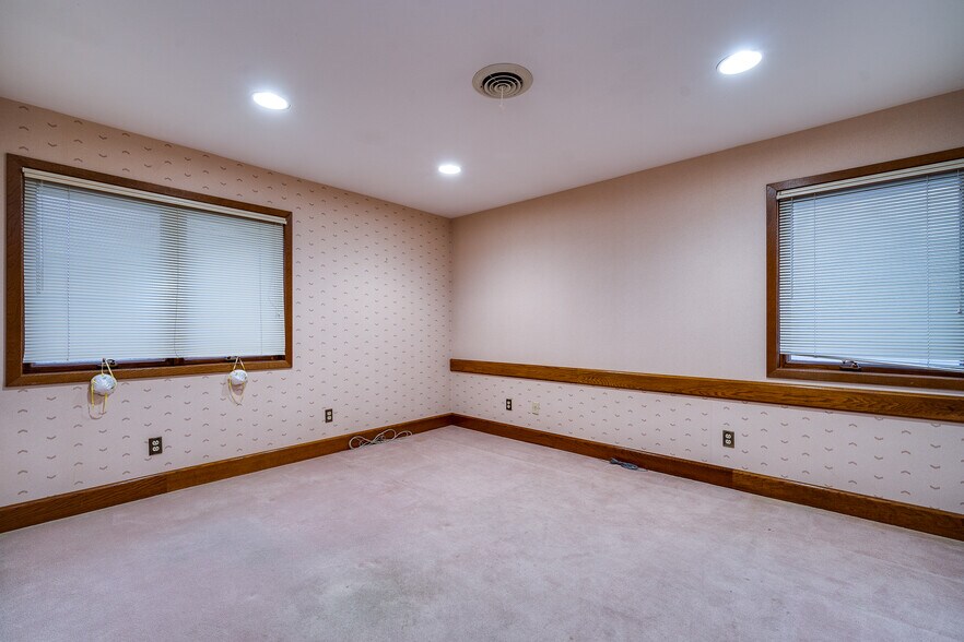 More Photos Of 7345 Far Hills Ave, Dayton Medical For Lease