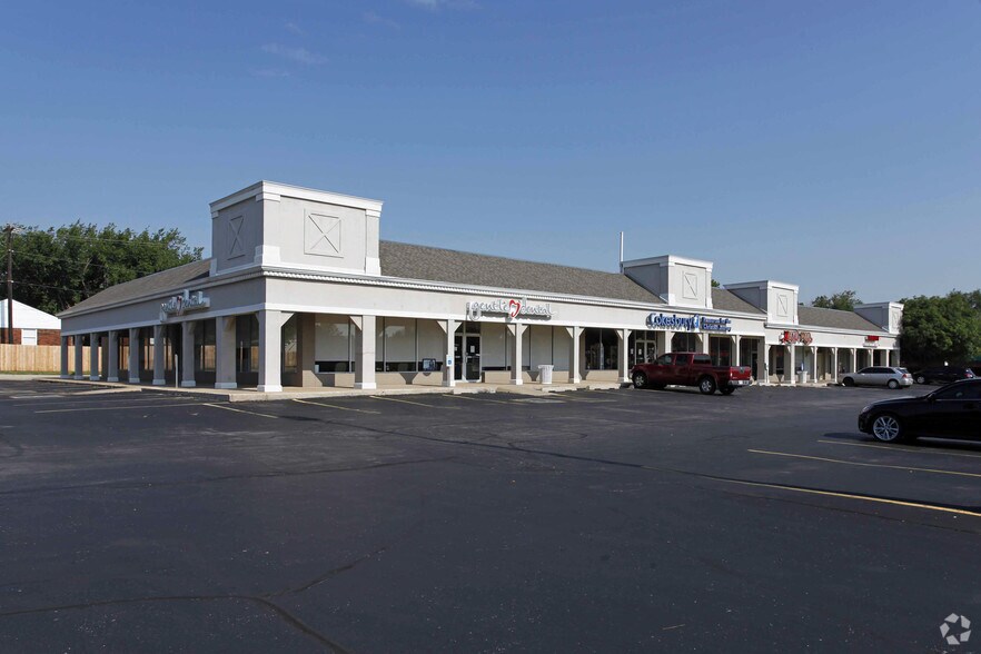 More Photos Of 6807-7013 N May Ave, Oklahoma City Unknown For Lease