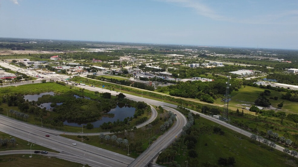 More Photos Of 2705-2819 Peters Rd, Fort Pierce Office For Lease