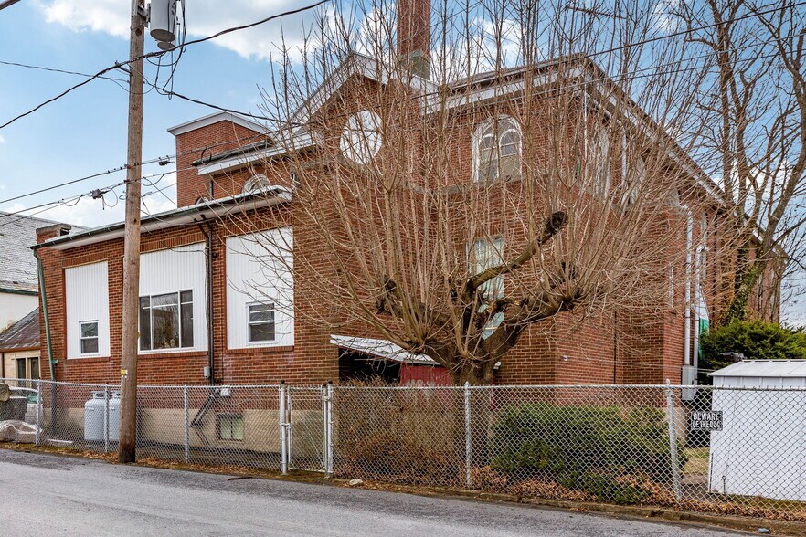 More Photos Of 1160 Chestnut St, Kulpmont Freestanding For Sale