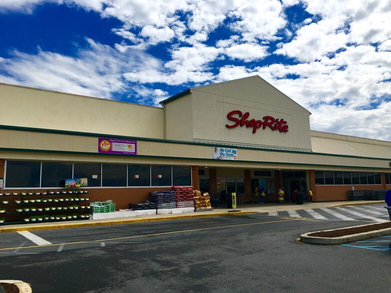 More Photos Of 1600-1796 W Newport Pike, Wilmington Unknown For Lease