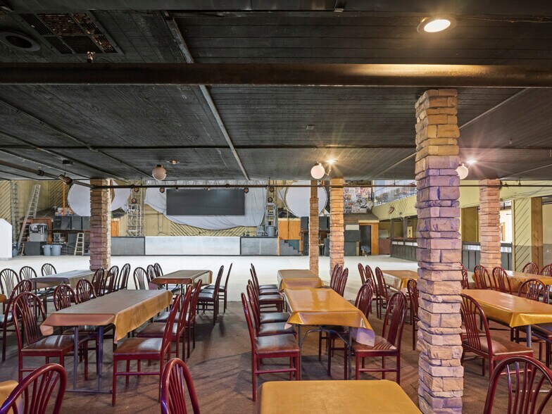 More Photos Of 1508 SE 25th St, Oklahoma City Bar For Sale