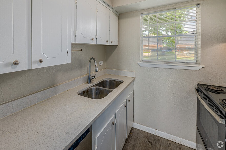 More Photos Of 150 Shady Arbors Cir, Houma Apartments For Sale