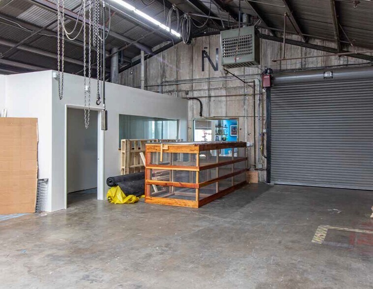 More Photos Of 2940-2944 Denby Ave, Los Angeles Warehouse For Sale