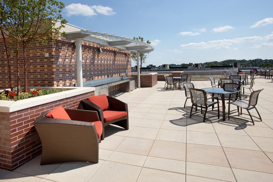 More Photos Of 1776 Wilson Blvd, Arlington Office For Lease