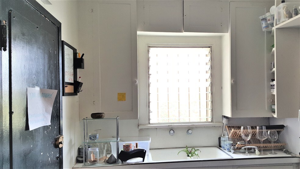 More Photos Of 1390 S Coast Hwy, Laguna Beach Storefront For Lease