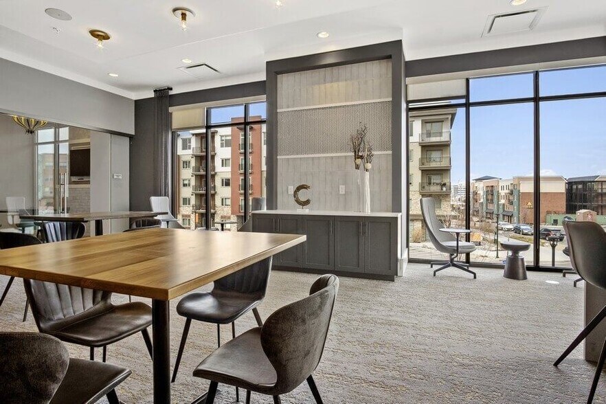 More Photos Of 168 E Midvillage Rd, Sandy Apartments For Lease