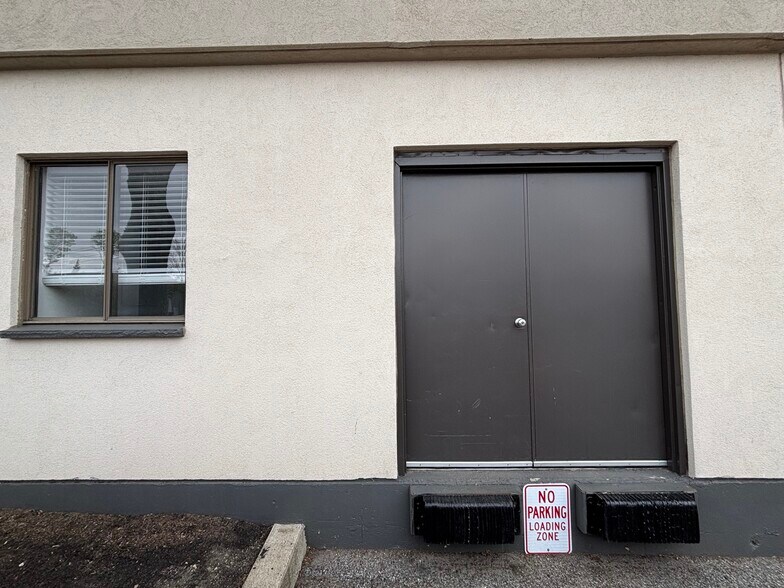 More Photos Of 150 New Boston St, Woburn Research And Development For Lease