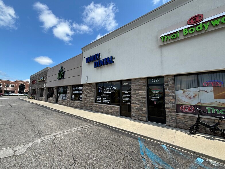 More Photos Of 2807-2867 Orchard Lake Rd, Keego Harbor General Retail For Sale