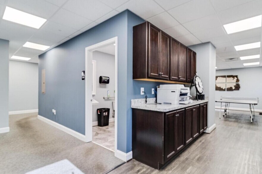 More Photos Of 28265 Three Notch Rd, Mechanicsville Freestanding For Lease