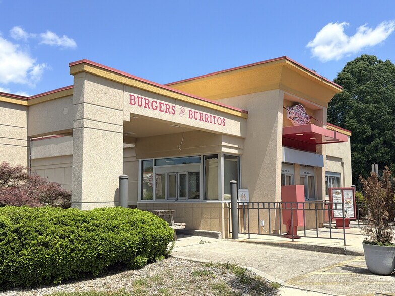 More Photos Of 4001-4037 Durham Chapel Hill Blvd, Durham Unknown For Lease