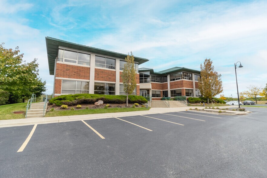 More Photos Of 2500 Lehigh Ave, Glenview Flex For Lease