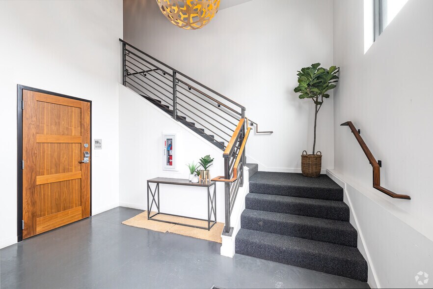 More Photos Of 4376 Forestdale Dr, Park City Research And Development For Lease