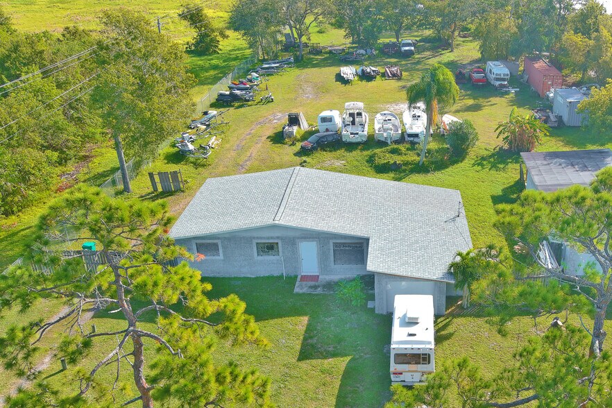 More Photos Of 420 S Plumosa St, Merritt Island General Retail For Sale