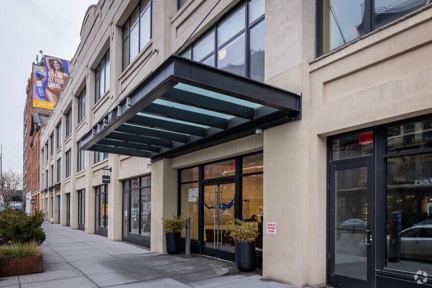 More Photos Of 413 W 14th St, New York Office For Lease