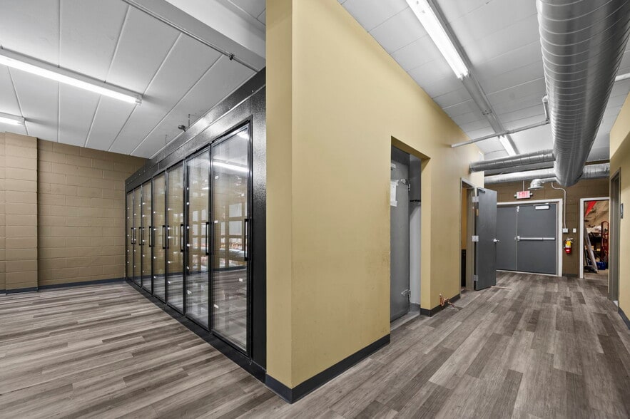 More Photos Of 755 N Snelling Ave N, Saint Paul Storefront For Lease
