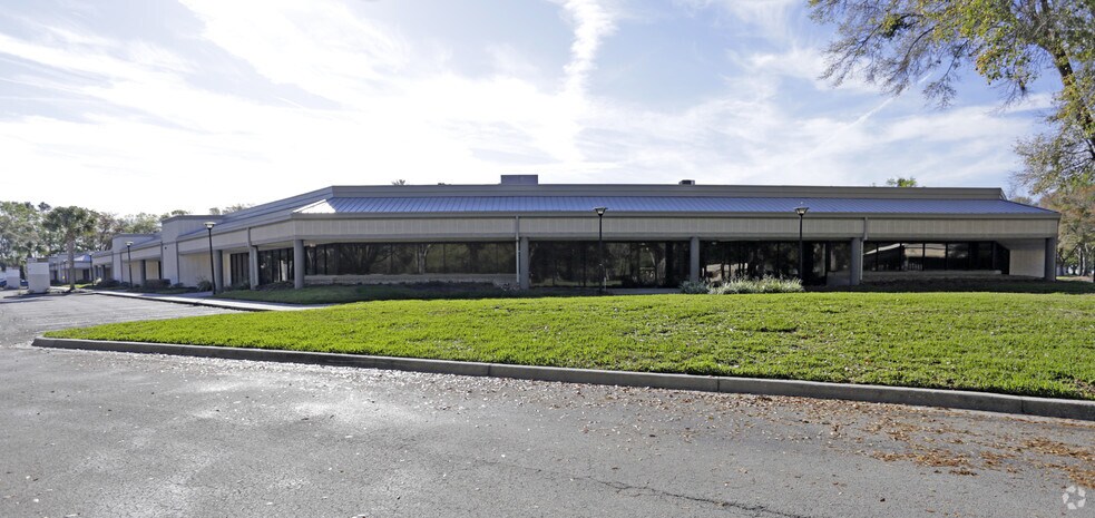 More Photos Of 6700 Southpoint Pky, Jacksonville Office For Lease