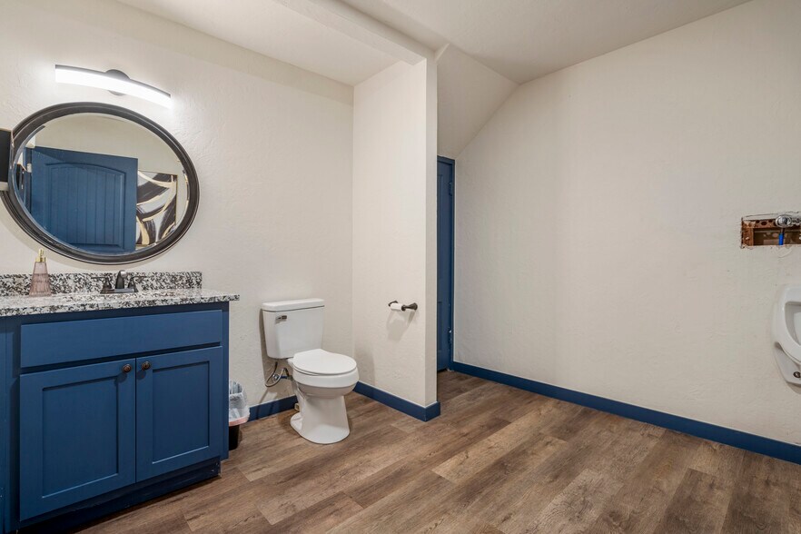 More Photos Of 1823 W 51st St, Tulsa Freestanding For Sale