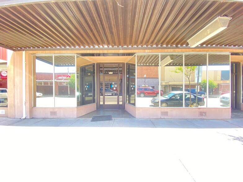 More Photos Of 117 S Main St, Red Springs Storefront For Sale