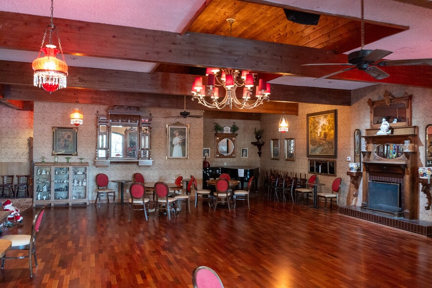 More Photos Of 1800 N Palm Canyon Dr, Palm Springs Restaurant For Sale