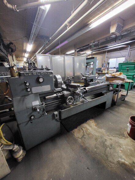 More Photos Of 15321 W Eleven Mile Rd, Oak Park Manufacturing For Sale