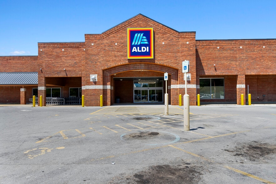 More Photos Of 13620 Highway 43 N, Northport Storefront For Sale