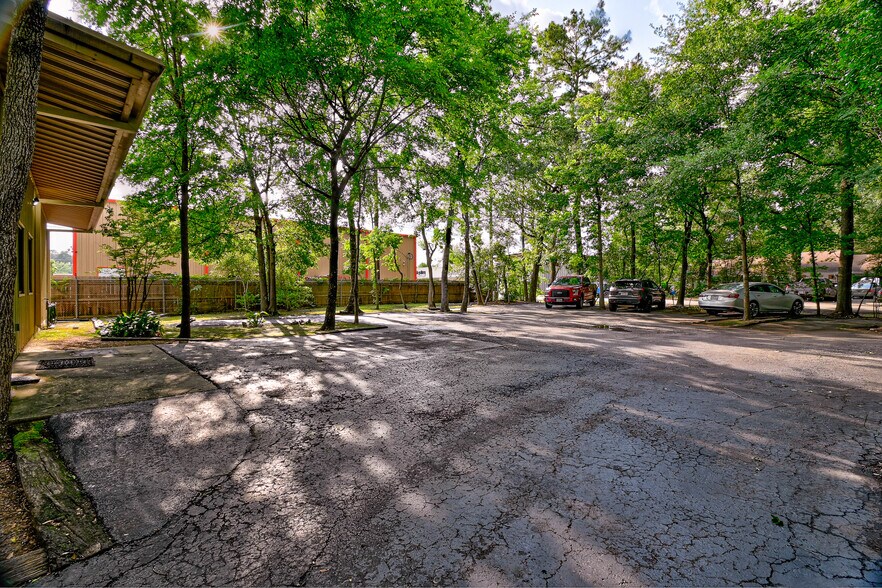 More Photos Of 122 Heatherwood Dr, Spring Loft Creative Space For Lease