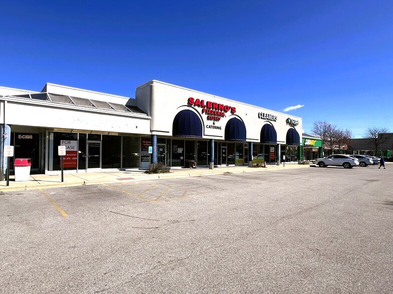 More Photos Of 1706-1742 E Kensington Rd, Mount Prospect Freestanding For Lease