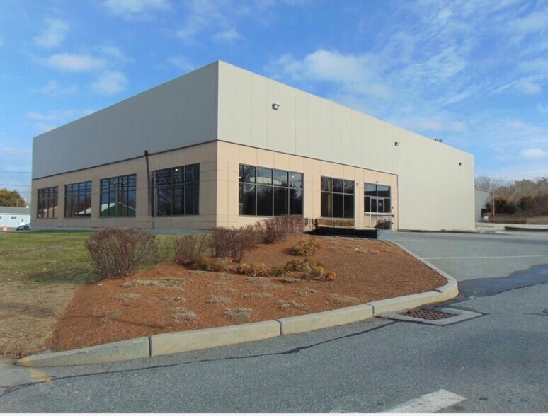 Primary Photo Of 325 Market St, Warren Showroom For Sale