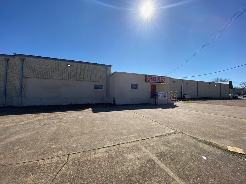 More Photos Of 628-654 N Rockwall Ave, Terrell Coworking Space