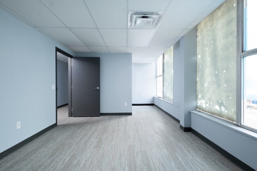 More Photos Of 2921-2925 Danforth Ave, Toronto Storefront Retail Office For Lease