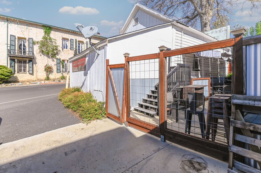 More Photos Of 435 Main St, Murphys General Retail For Sale