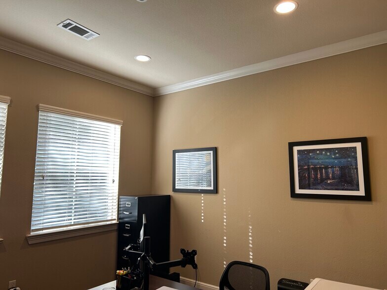 More Photos Of 26205 Oak Ridge Dr, Spring Medical For Lease