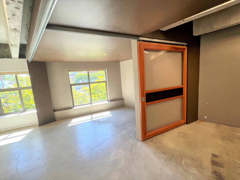 More Photos Of 251-251 Sir Francis Drake Blvd, San Anselmo General Retail For Sale