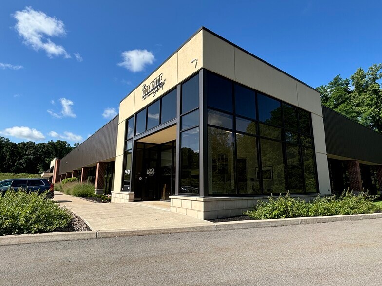 More Photos Of 800 Parker Hill Dr, Rochester Loft Creative Space For Lease