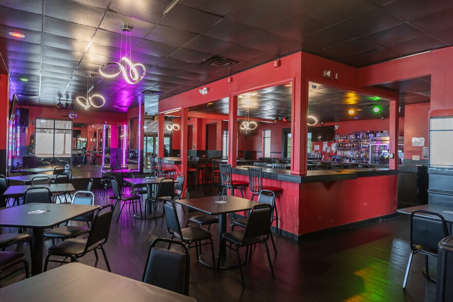 More Photos Of 3571/3585 McGehee Rd, Montgomery Restaurant For Sale