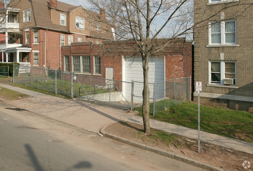 More Photos Of 1055 Broad St, Hartford Manufacturing For Sale