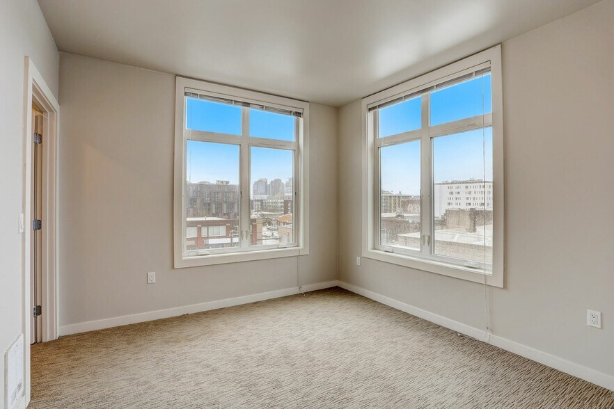 More Photos Of 954 E Union St, Seattle Apartments For Lease