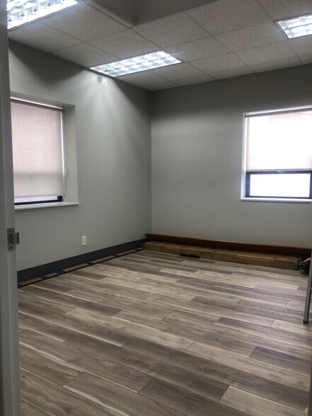 More Photos Of 13343 35th Ave, Flushing Office For Lease