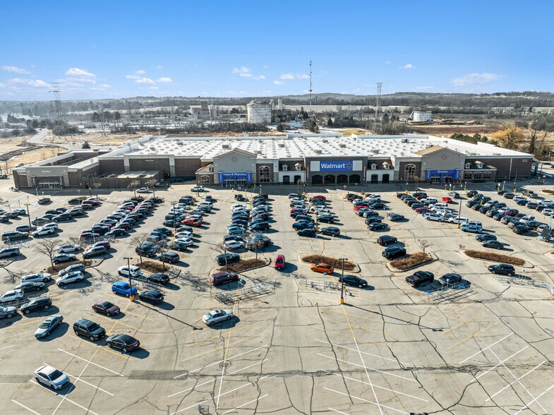 More Photos Of W190N9855 Appleton Ave, Germantown Freestanding For Sale